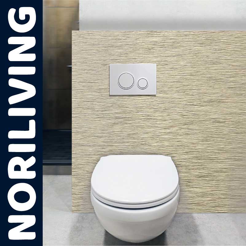 Hängender Toilettensitz mit Spülmechanismus vor strukturierter Wand, NORILIVING